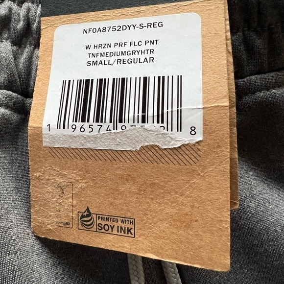 The North Face Women's Size S/P Grey Heather Horizon Performance Pants $75 (M) - Picture 7 of 9